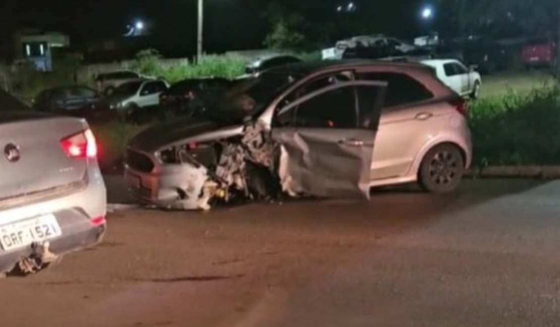 Acidente envolvendo dois carros e uma motocicleta deixa feridos na BR-316, em Palmeira dos Índios