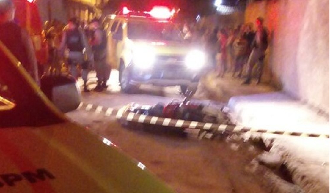 Homem é alvejado por disparos de arma de fogo e morre no bairro Brasiliana, em Arapiraca