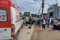 Vídeo: Sequência de colisões envolve cinco carros na porta de revenda de carros em Arapiraca