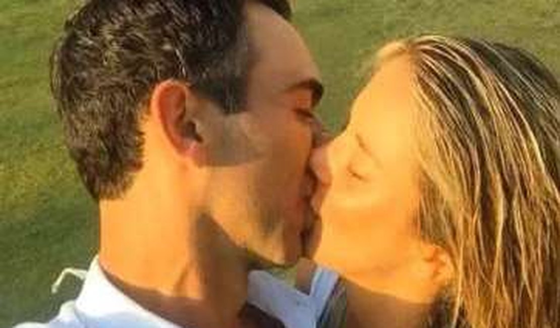 Cesar Tralli ganha festa de 45 anos de Ticiane Pinheiro: ‘Parabéns meu amor!’
