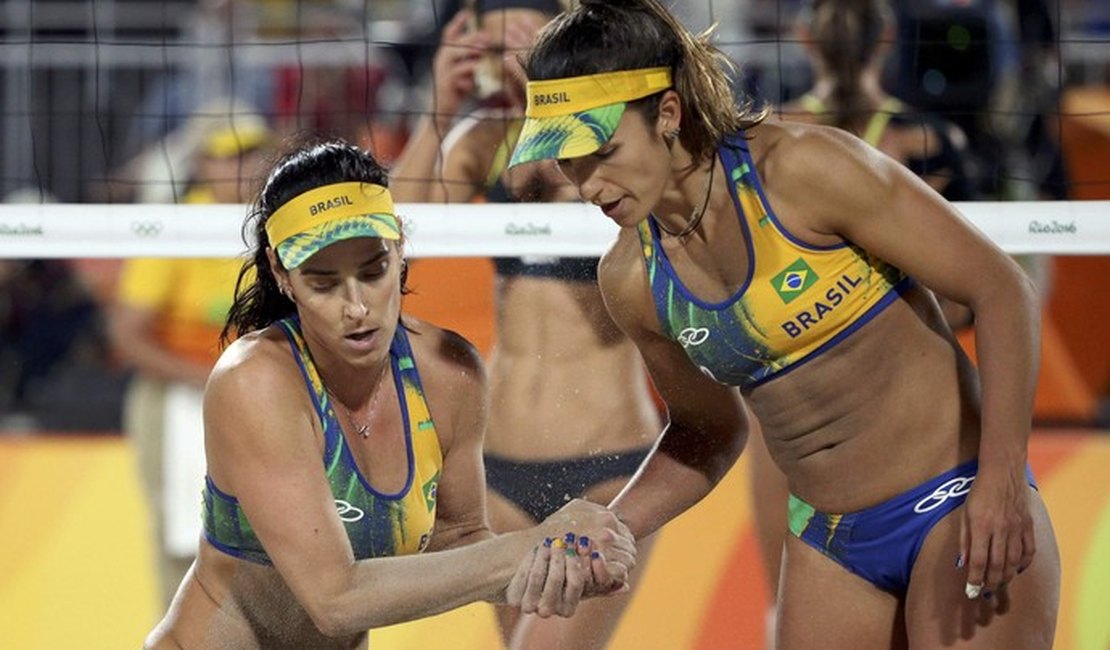Brasileiras perdem para alemãs e levam a prata no vôlei de praia
