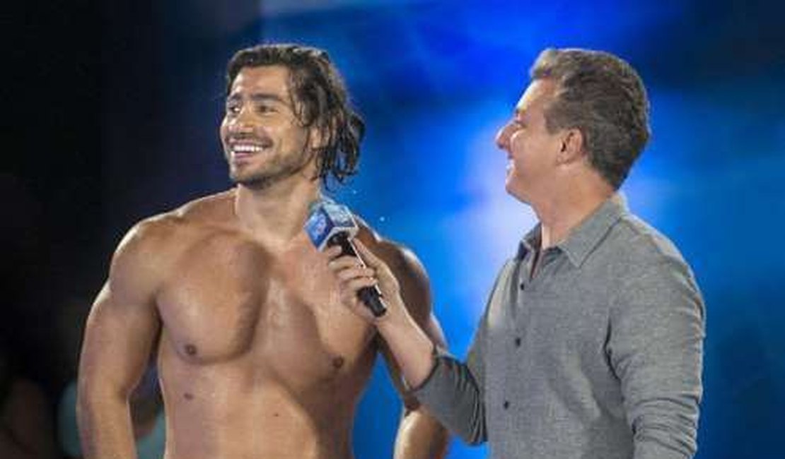 Luciano Huck tenta devolver dinheiro de golpe a Mariano