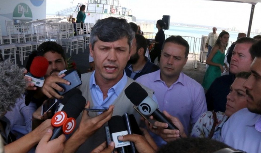 Ministro anuncia investimentos para Porto, aeroportos e recuperação de rodovias em Alagoas
