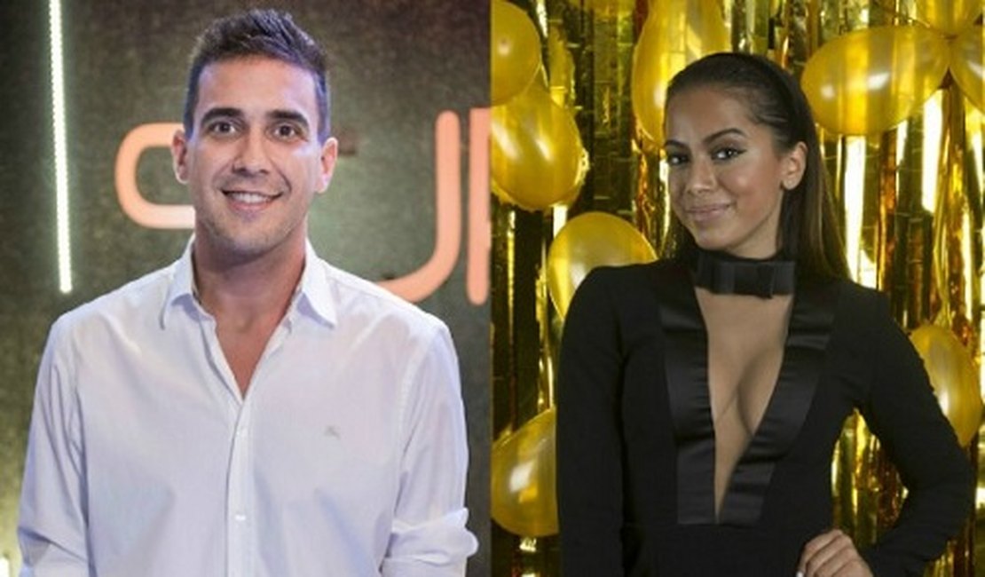 André Marques pergunta como Anitta dorme e ela diz: 'Você não lembra?'