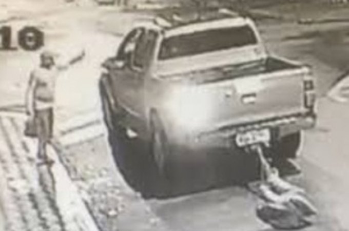 Empresário amarra morador de rua em carro e o arrasta até a morte