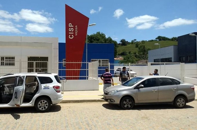 Homem vai registrar ocorrência, descobre que estava foragido e termina preso em município alagoano