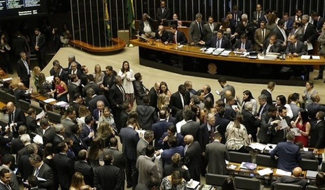 Congresso começa a votar piso do salário mínimo de R$ 1.039 para 2020
