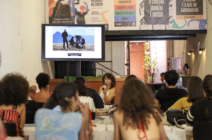 Escola Mulheres+ no Cinema realiza segundo ciclo formativo gratuito: A oficina discute o cinema documental e já está com inscrições abertas