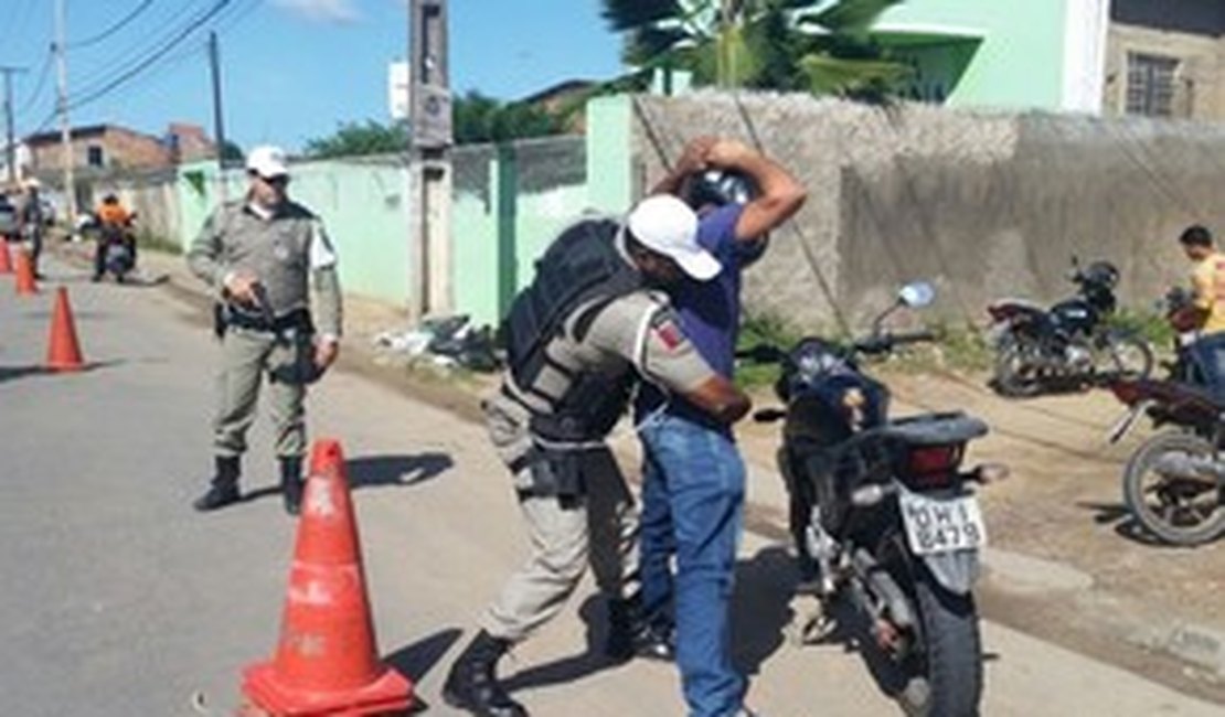 Operação policial autua 36 por infração de trânsito em Maceió