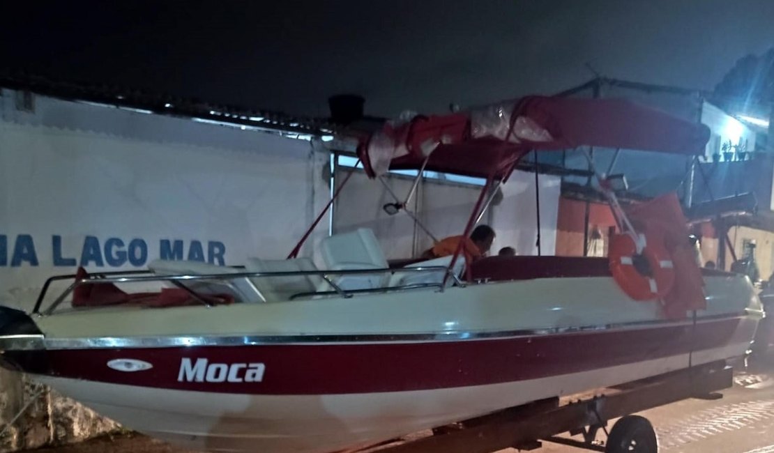 Polícia Civil recupera lancha furtada após ser acionada para averiguação no Pontal da Barra