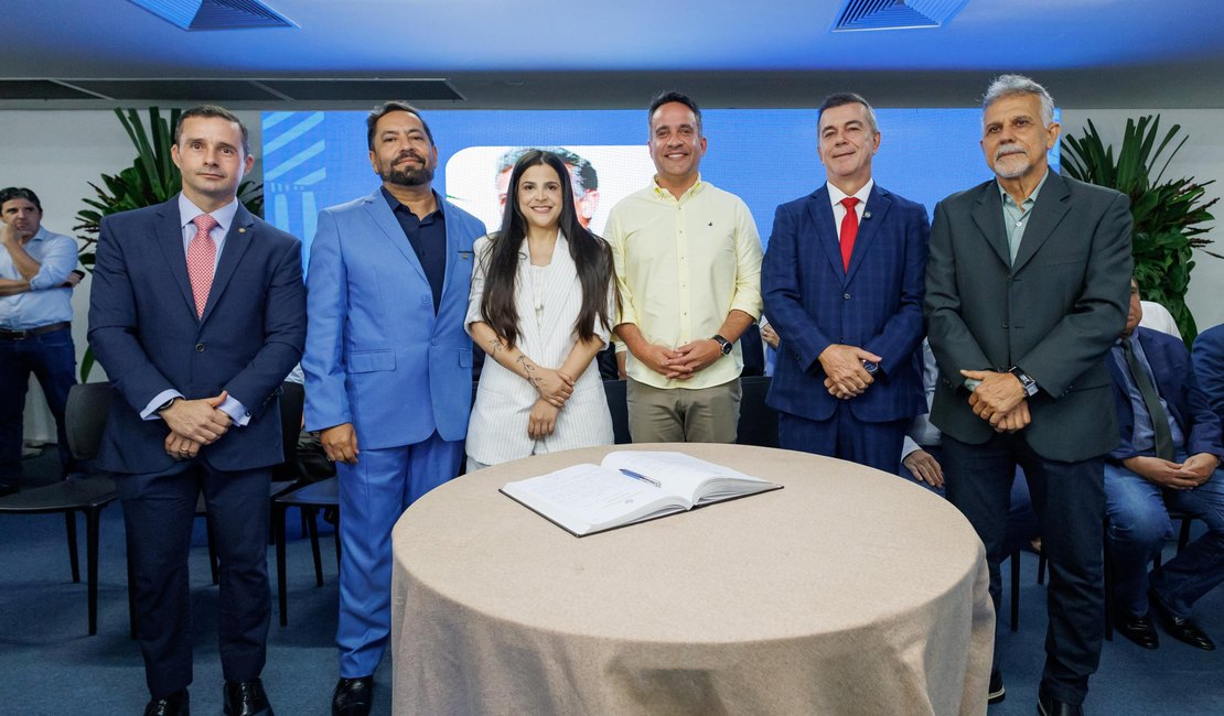 Paulo Dantas dá posse a novos secretários e anuncia maior concurso público da história de Alagoas