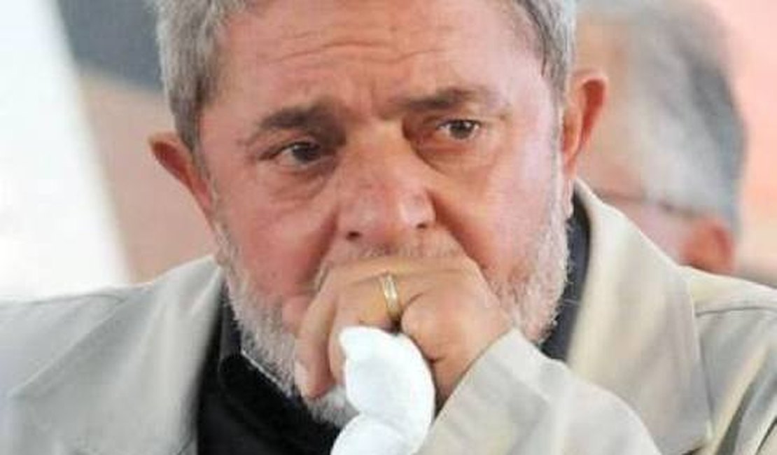 'Eu vou pra casa', diz Lula, abatido após Dilma deixar o Planalto