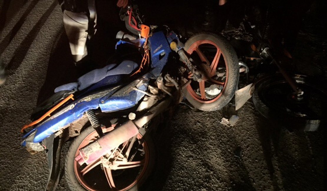 Colisão entre motos deixa três feridos em Marechal Deodoro