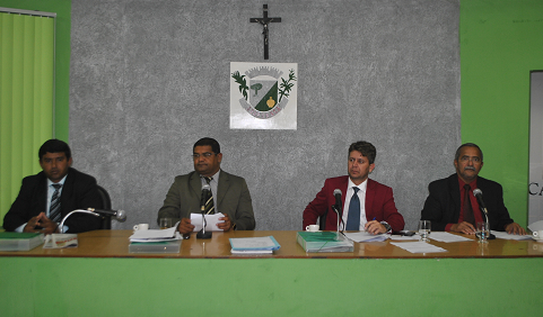 Vereadores de Arapiraca solicitam construção de nova sede da Câmara Municipal