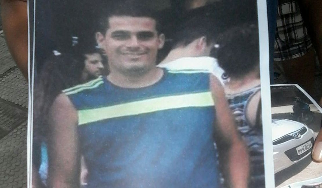Familiares cobram resposta sobre sequestro de jovem do sítio Pé Leve, em Limoeiro
