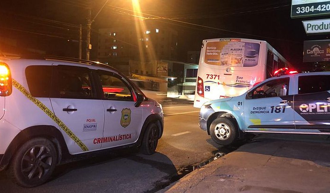 Briga entre passageiros de ônibus deixa um morto no bairro da Jatiúca