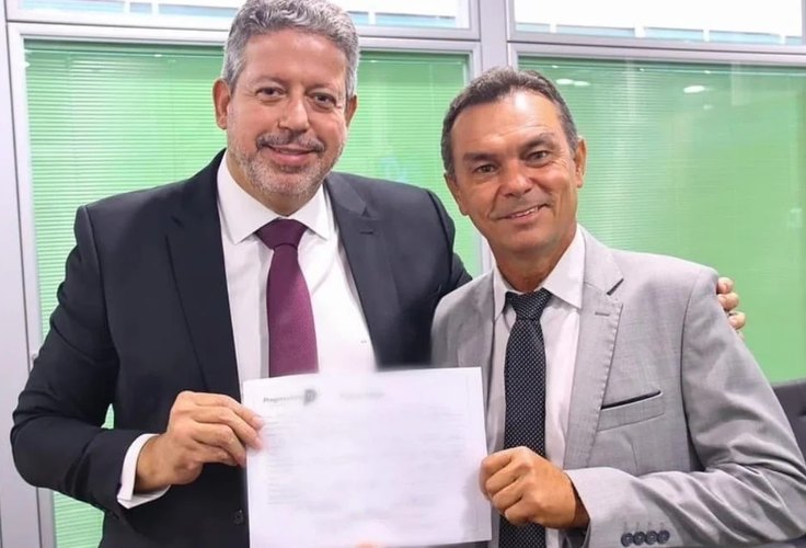 Com apenas dois meses no MDB, prefeito de Anadia retorna ao PP de Arthur Lira
