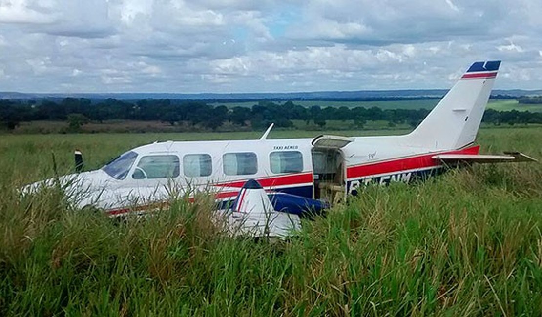 Avião com Luciano Huck e Angélica faz pouso forçado em Campo Grande-MS