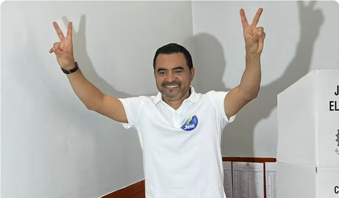 Alvo de operação da Polícia Federal, governador do Tocantins é afastado do cargo