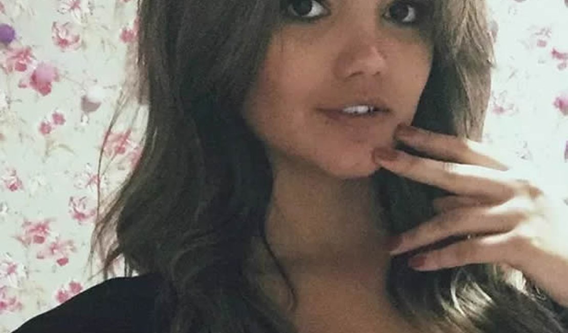 Suzanna Freitas posta foto e impressiona por semelhança com a mãe, Kelly Key