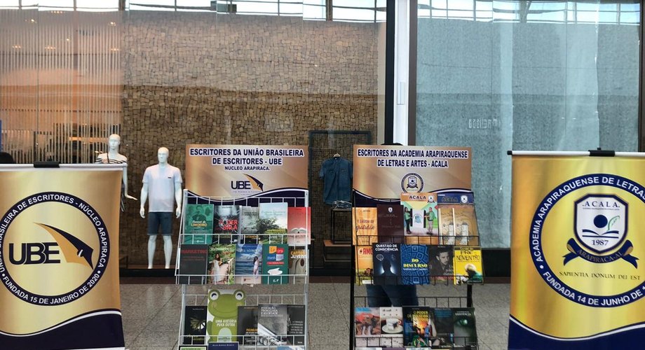 ACADEMIA ARAPIRAQUENSE DE LETRAS E ARTES - ACALA E UNIÃO BRASILEIRA DE ESCRITORES - UBE REALIZA EXPOSIÇÃO DE LIVROS NO ARAPIRA GARDEN SHOPPING