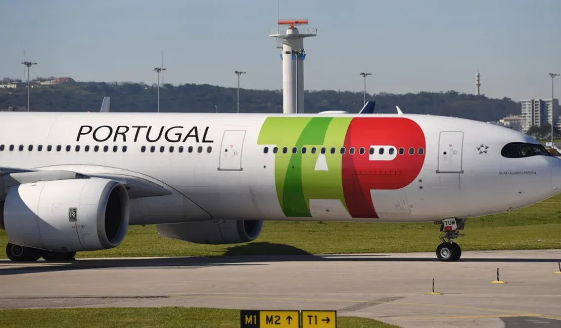 Avião da TAP faz pouso de emergência em Lisboa devido a 'mau cheiro'