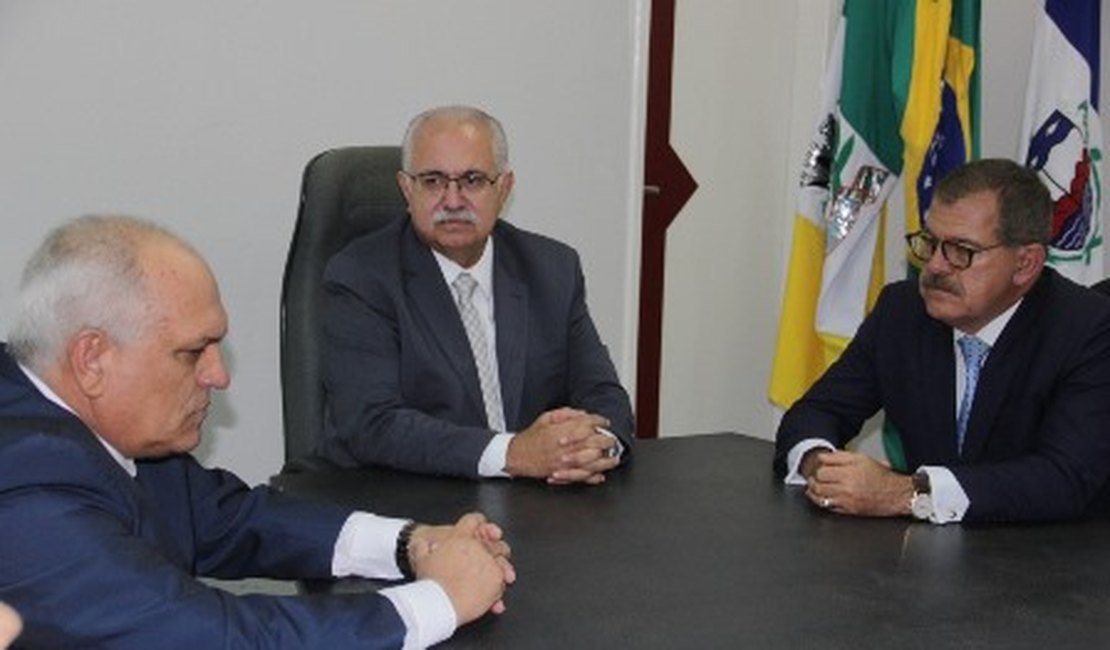 Otávio Praxedes faz sua primeira visita oficial ao município de Arapiraca