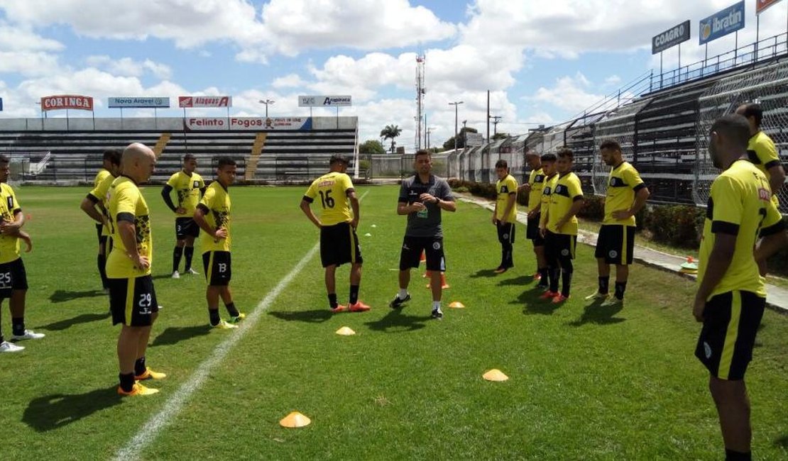 Elenco alvinegro iniciou nesta terça os treinamentos para o confronto contra o ABC