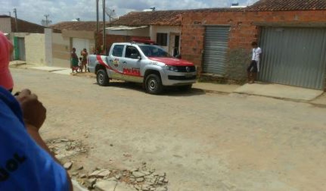 Jovem é encontrado morto com golpes de faca no Nossa Senhora Aparecida, em Arapiraca