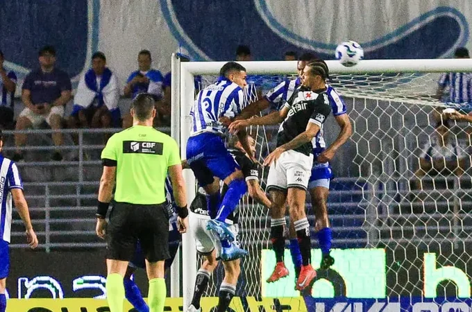 CSA e Vasco ficam no 0 a 0 em jogo amarrado no Rei Pelé, no jogo de ida da Copa do Brasil