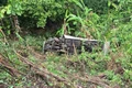 Caminhão cai em ribanceira e deixa homem ferido em Branquinha, AL