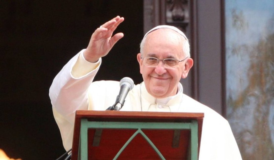 Papa Francisco autoriza sacerdotes a perdoar mulheres que fizeram aborto