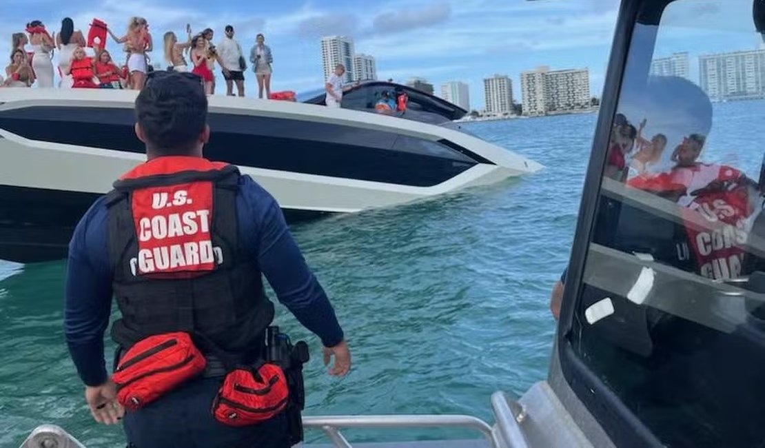 Mais de 30 pessoas são resgatadas após naufrágio de iate em Miami