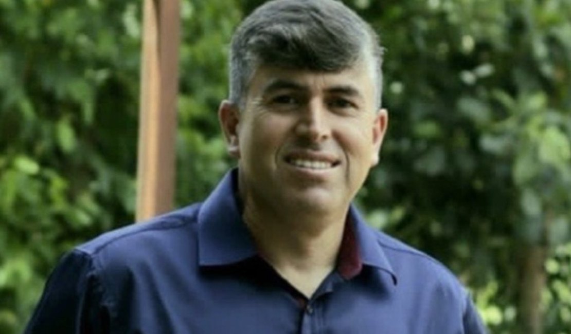 Quem era o pastor Sérgio Carvinho, que morreu após passar mal em culto
