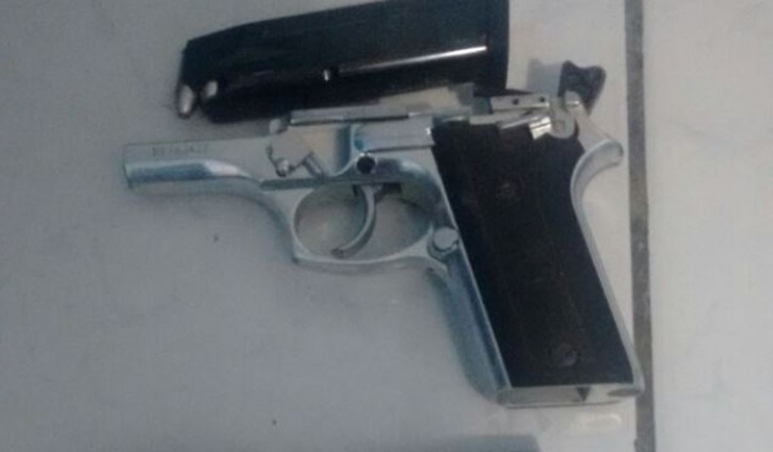 Polícia prende suspeito de roubar arma de policial durante briga no Sertão de AL