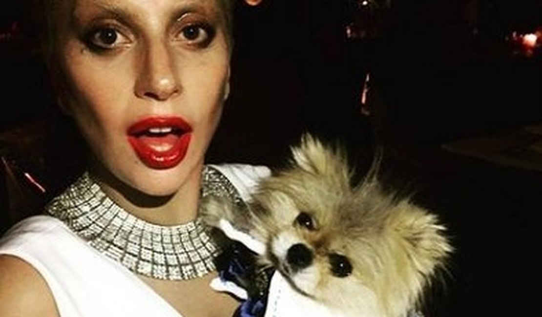Mesmo sem data definida, Lady Gaga pretende se casar ainda este ano