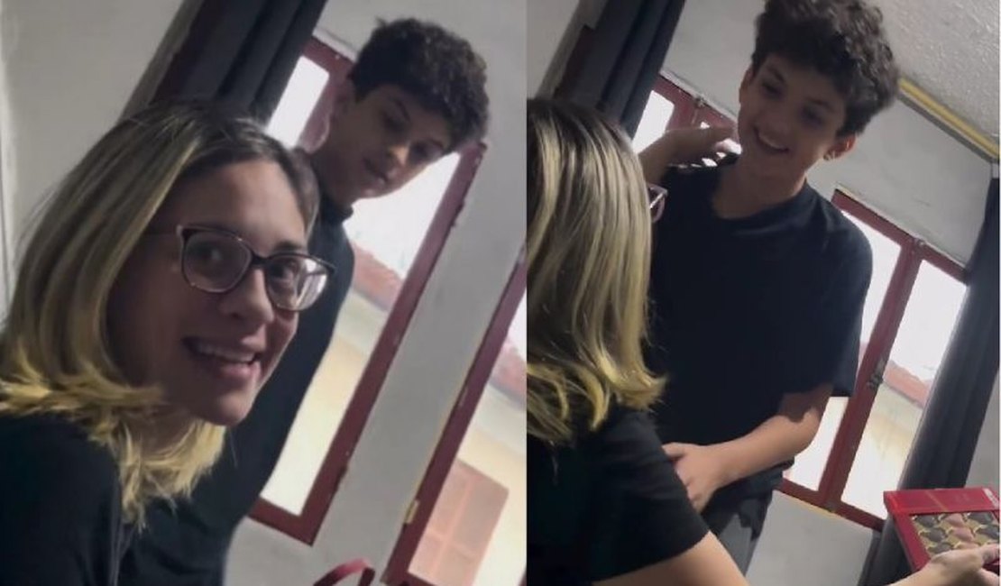 Jovem autista emociona ao comprar presente de Dia das Mães sozinho: