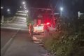 Viatura da PM colide com poste durante perseguição em Maribondo; suspeito segue foragido