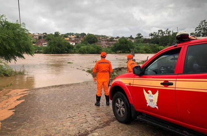 Corpo de Bombeiros reforça efetivo e intensifica ações para minimizar impactos das chuvas