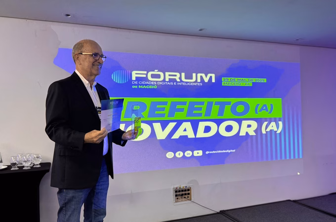 Prefeito de Penedo, Ronaldo Lopes recebe prêmio Prefeito Inovador