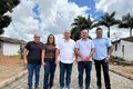 Prefeito Leandro Silva cumpre promessa e leva calçamento ao povoado Olho D’Água