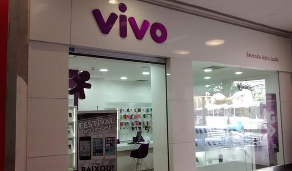 Vivo deve indenizar em R$ 12 mil cliente xingada por atendente