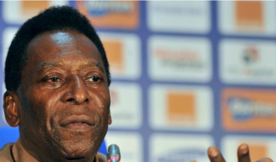 Internado duas vezes em 12 dias, Pelé possui quadro clínico estável