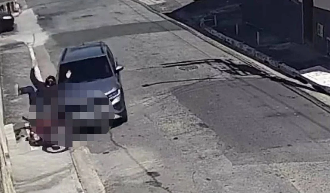 Motorista atropela ladrão em moto e é baleado em seguida