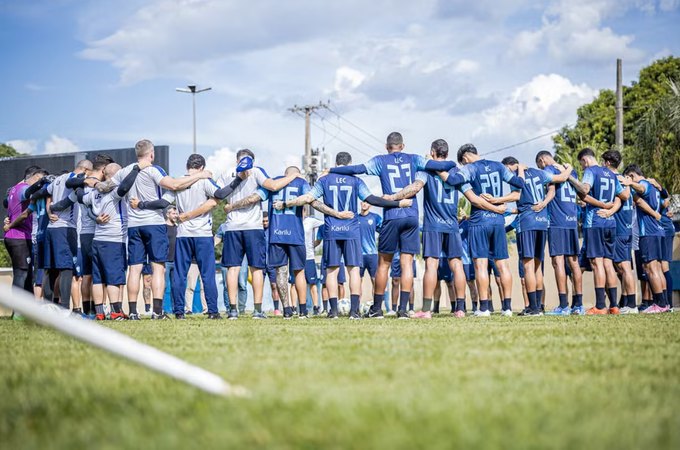 Jogadores do Londrina denunciam oferta de R$ 15 mil por cartão; MP faz operação