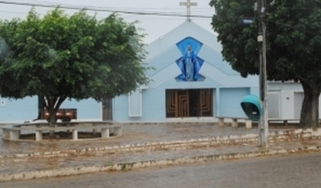 Polêmica: por causa de bebida  alcoólica, show e leilão de paróquia são cancelados, em Arapiraca