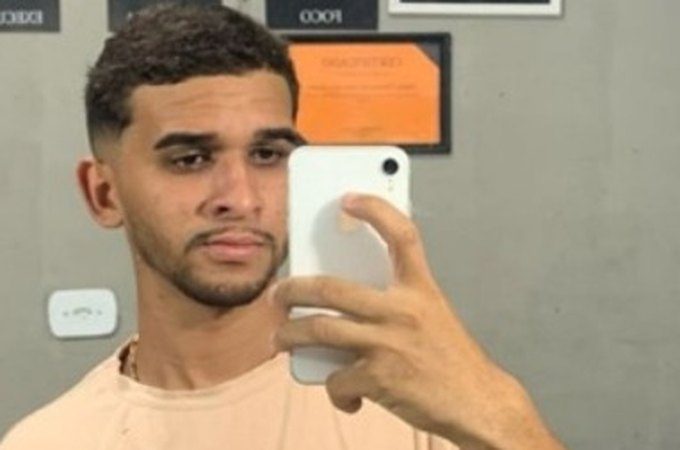 Jovem encontrado com sinais de asfixia em carro não resiste e morre em Arapiraca; companheira morreu dentro do veículo