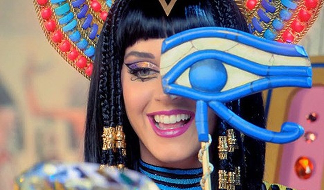 Katy Perry fala sobre sua relação com o Illuminati