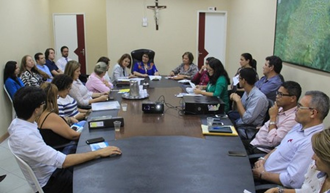 Prefeita comemora números positivos do 'Compras Municipais'