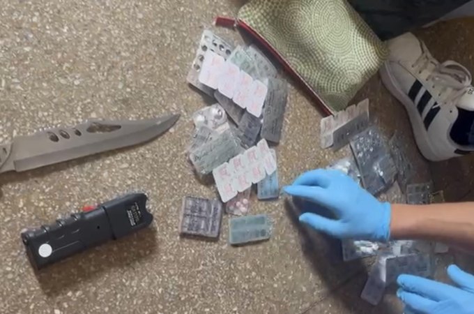 Caso Claudia Pollyane: Polícia Civil apreende medicamentos controlados em residência ligada a clínica investigada